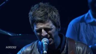 (4) Noel Gallagher's HFB live @ KROQ Xmas - Wonderwall - 11 December 2011