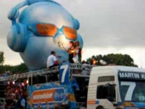 Loveparade 2003 by my own eyes. Part2