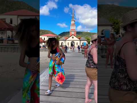 Plage du Bourg des l’Anse-d’Arlet #martinique #travel #caribbean #caraibes #beach #plage #voyage