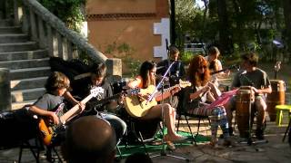 Sweet Loretta - Fuera de lugar (Revólver)