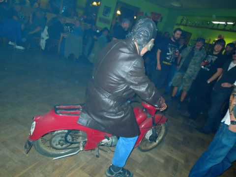 Jdou sem Metaloví bojovníci1