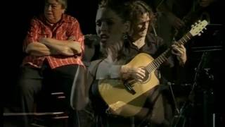Aitana Ferrer a La Nau de València. Concert de Paco Muñoz