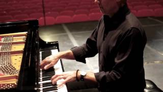 New Generations: Paul Barnes performs Philip Glass Etude No. 18