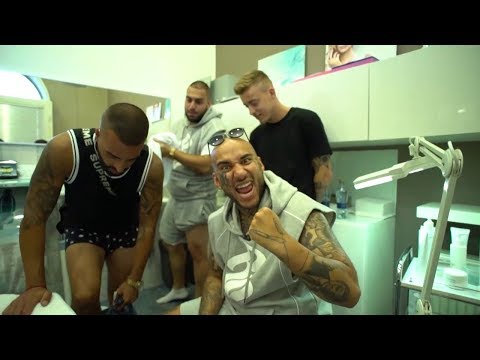 Reza išiel počas depilácie nôh vyskočiť z kože (LAKY ROYAL)