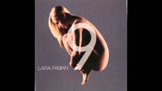 Kadr z teledysku Le tour du monde tekst piosenki Lara Fabian