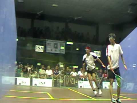 Shorbagy retains world junior title