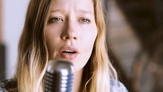 Julia Jacklin - Pool Party (Buzzsession)