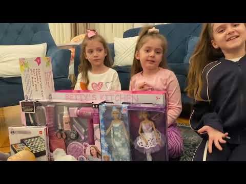 Reina blen lodra, Barbie me kuzhin, Kozmetik, Shtepi, dhe nje Qen !