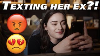How to handle your girlfriend texting her ex￼ #HowToRelationship￼