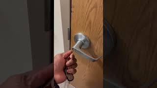 How to unlock door without the key ( Quick and easy )