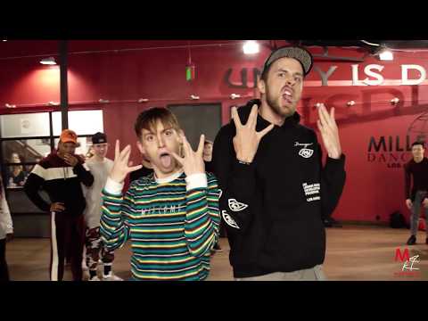 download lagu mp3 mp4 Post Malone Wow Dance Video, download lagu Post Malone Wow Dance Video gratis, unduh video klip Post Malone Wow Dance Video