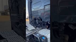 Damaged Volvo FH5-460 / VEB+ / HYDRAULICS / I-PARKCOOL / ONLY:188538 KM / FULL truck tractor | Image 4 - Autoline