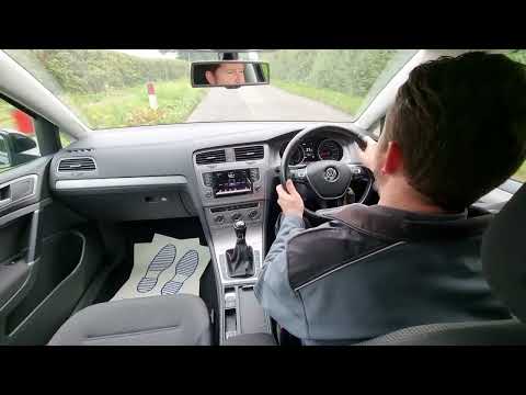 VOLKSWAGEN GOLF 1.6 TDI BMT Match 5dr Manual Diesel Hatchback in Black KV65DYC 79,458 miles £9,000