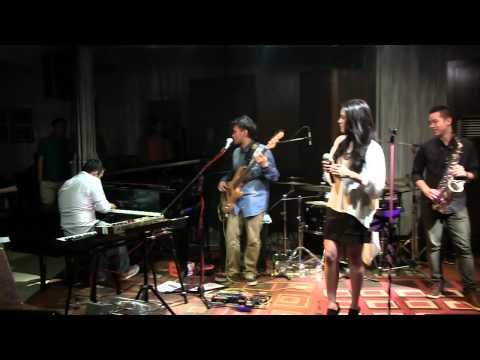 Raisa with BLP - How Come @ Mostly Jazz 12/07/12 [HD]