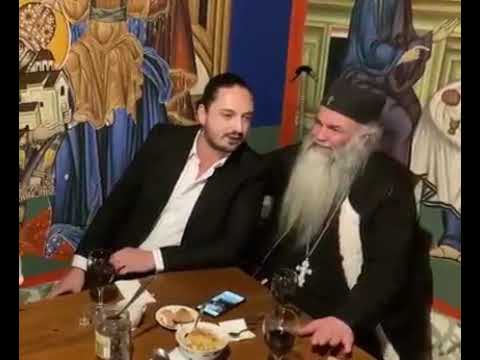 Dusan Marković pjeva igumanu četničke pjesme