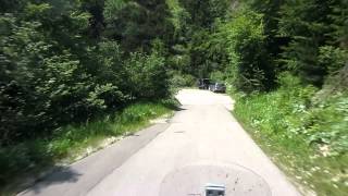 preview picture of video 'Hinterhornalm Gnadenwald Vorbergweg Mautstrasse Abfahrt Hall in Tirol Motorrad BMW F 800 gs'