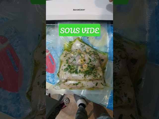 Vídeo relacionado con Sous Vide, Wancle Roner 1100W Sous Vide Cooker Control Preciso de la Temperatura, IPX7 Resistente al Agua, Diseño Compacto, Fácil de Usar