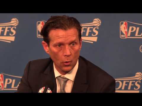 Quin Snyder, Gordon Hayward and George Hill in the Jazz's Game 3 loss