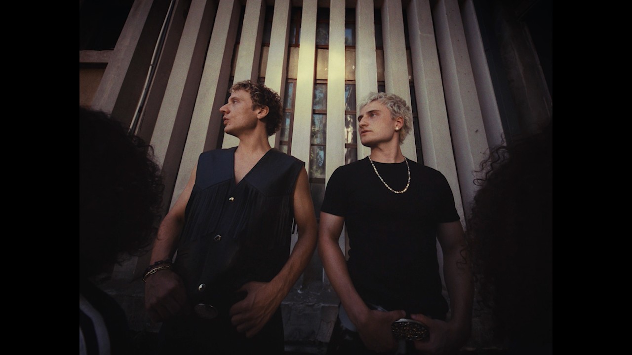Edis & Dyce - Shouf Shouf (Official Video)