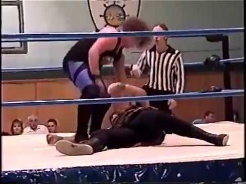 Lincoln Steen vs Duke MacIsaac w/ Rachel - RAW - July 21st 2002
