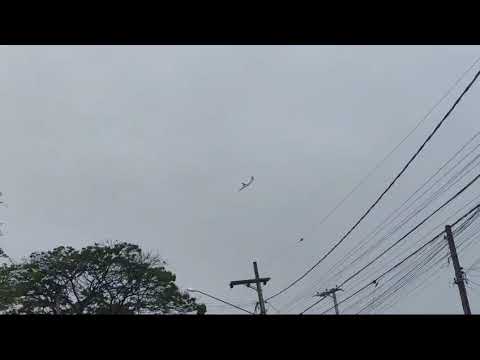 URGENTE! Avião de Passageiros cai em Vinhedo, interior de SP - Jovem Pan Prudente