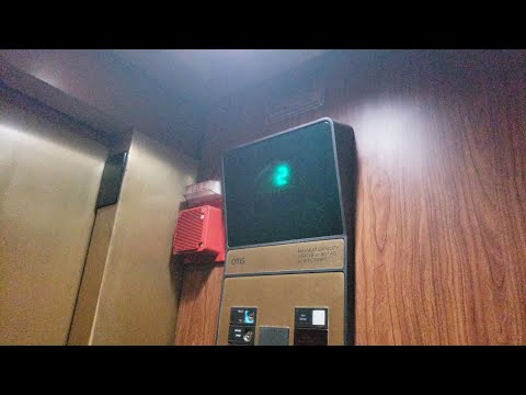 Otis Traction Service Elevator @ Park Place Hotel, Traverse City, MI