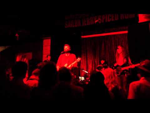 Alexander & The Grapes - East Coast (Live @ Crowbar)