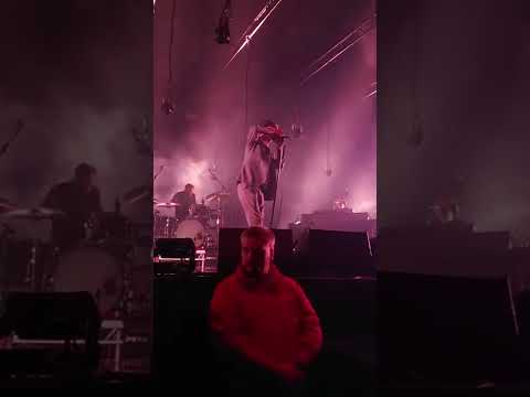 Thåström, Scandinavium 2022, Isbergen, Beväpna dig med vingar