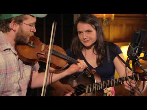 Jesse Milnes & Emily Miller - Lee Highway Blues
