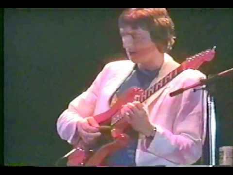 Allan Holdsworth live in Tokyo 1984 + Interviews