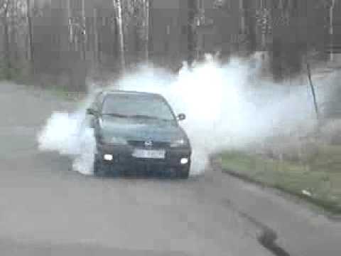 Opel Astra X16XEL Burnout by DejvV