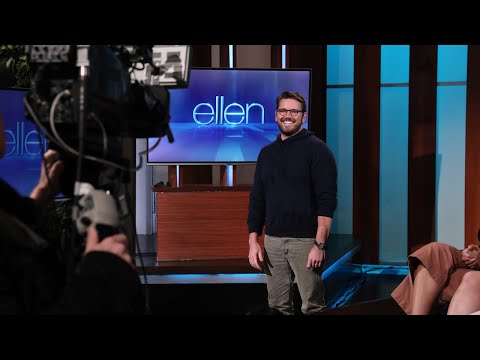 エレンのエグゼクティブ・プロデューサーのケビンはテイラー・スウィフトのドッペルゲンガー (Ellen’s Executive Producer Kevin Is Taylor Swift’s Doppelgänger)