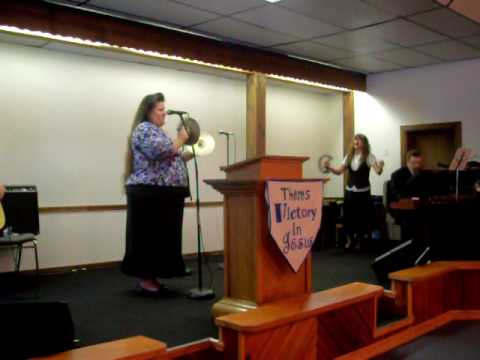 Linda Gibson - The Drinking Song