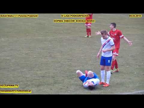Doping kibiców Sokóła Nisko w meczu przeciwko Poloni Przemyśl