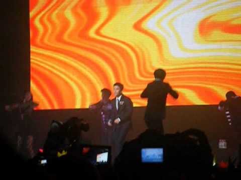 [Fancam] 230911 F1 Singapore: Seungri - What can I do