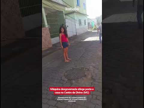 MÁQUINA DESGOVERNADA ATINGE POSTE E CASA NO CENTRO DE CIDADE DO INTERIOR DE MINAS