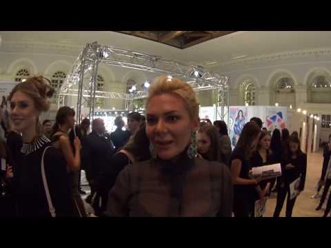 Интервью с julia dilua во время Mercedes Fashion Week Russia