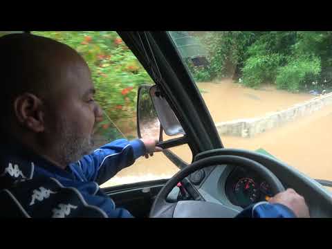 Busão de São lourenço da Serra para atravessar a enchente em São lourenço da Serra