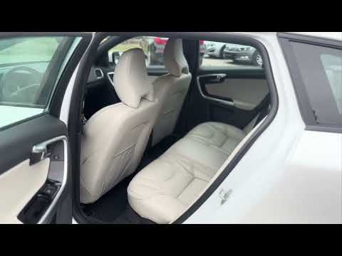 Volvo V60 2015 — photo 20