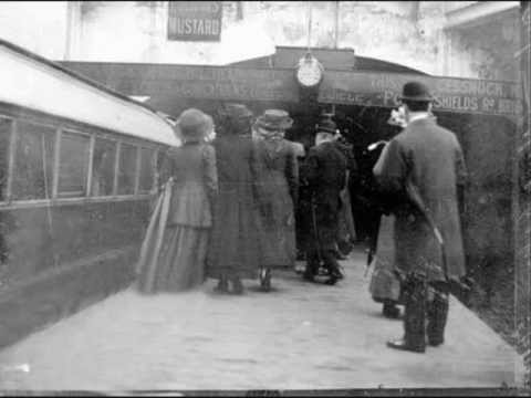 Francie and Josie - Glasgow Underground
