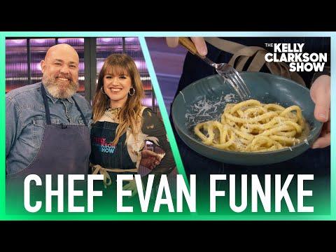 Kelly Clarkson Hilariously Attempts Handmade Pasta ... - YouTube