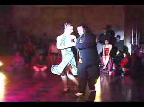  Lucia Mazer  and  Mariano Frumboli  are  dancing  to  the  tango  "  Bahia Blanca  "