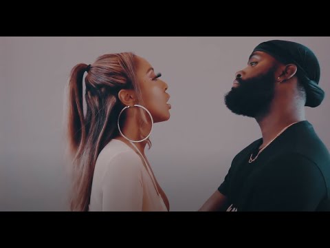 NURIA Afonso - Phone CAP