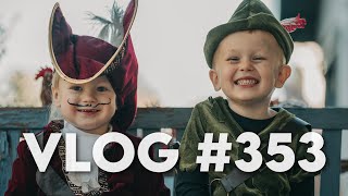 VLOG #353 / HALLOWEEN with Bodhi and Ford! / October 31, 2023
