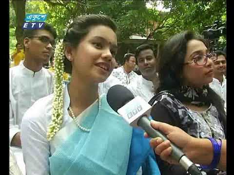 আকাশনীলে ভাসছে এখন সাদা মেঘের ভেলা