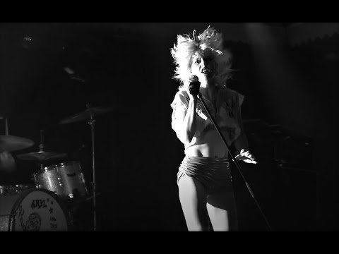 Amyl and the Sniffers, Gacked on Anger & No More Tears, live in Paradiso Amsterdam, 05-07-2022