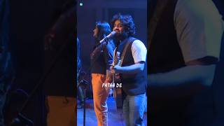 Download lagu Chahun Main Ya Naa ❤️🥰 Arijit Singh Live Singing in Concert | Aashiqui 2 | Lyrics M1 #arijitsingh mp3