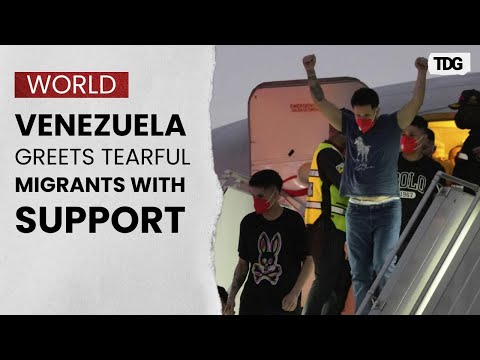 La Guaira Airport Welcomes Tearful Migrants Released from El Salvador’s Prison