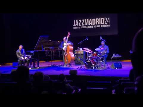 Capt´n Bill (Ray Brown). Christian McBride – Benny Green – Greg Hutchinson