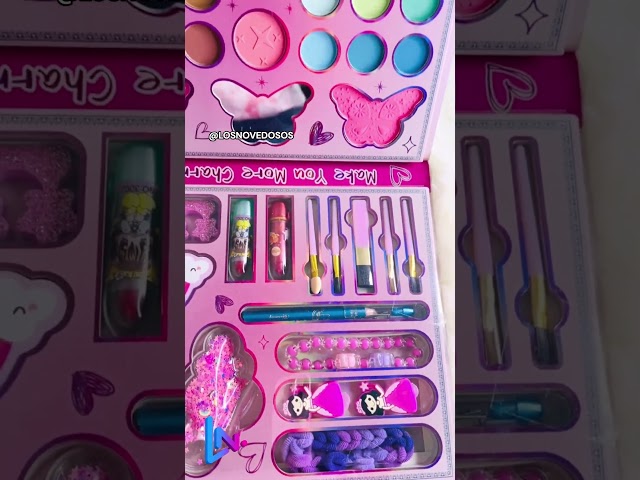 Vídeo relacionado con Disney Villanos Neceser y Peine, Set de Belleza Malefica Bolso de Viaje y Cepillo para el Cabello, Regalo Niñas, Mujeres, Adolescentes